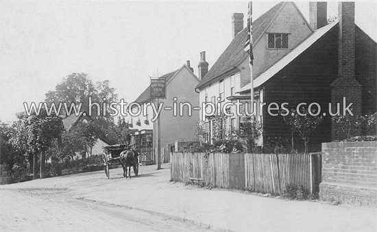 The kings Head Inn, Colchester Road, White Colne, Essex. c.1906.